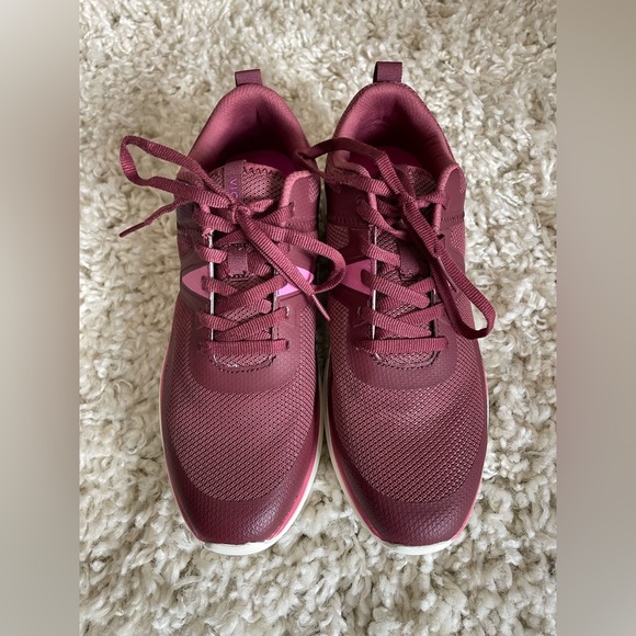 Vionic Walking Running Athletic Sneakers Pink NWOB Size 8 Sporty Athleisure - Picture 1 of 9